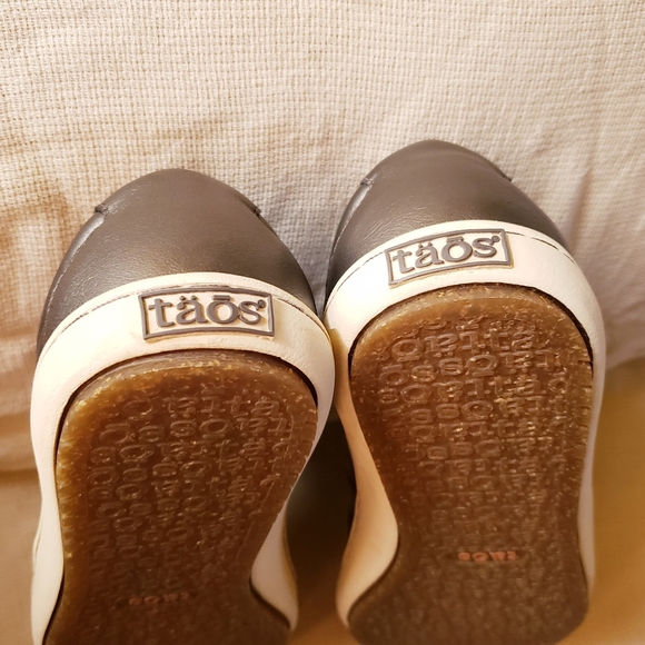 Taos Onward pewter metallic leather sneaker 8.5 - Picture 6 of 8